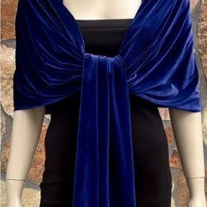 Elegant Blue Velvet Shawl